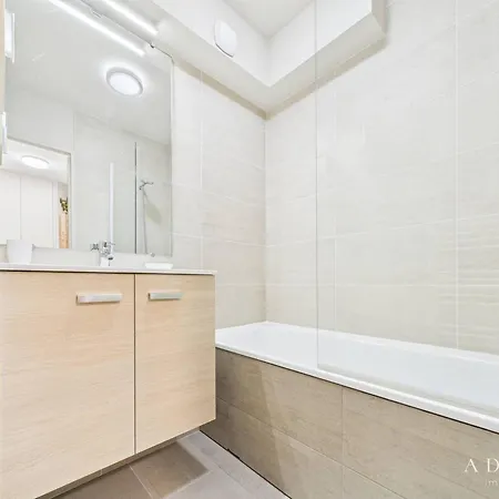 Apartman 2 Pieces Pour 6 Personnes - Skis Aux Pieds, Balcons, Parking, Wifi ! - Fr-1-398-548